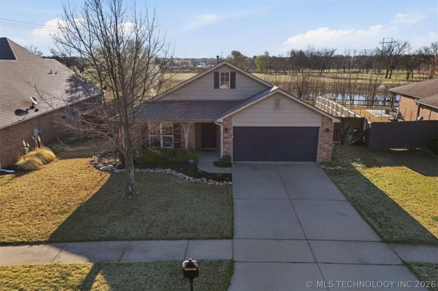 9009 N 157th East Avenue, Owasso, OK 74055