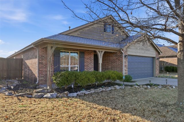 9009 N 157th East Avenue, Owasso, OK 74055