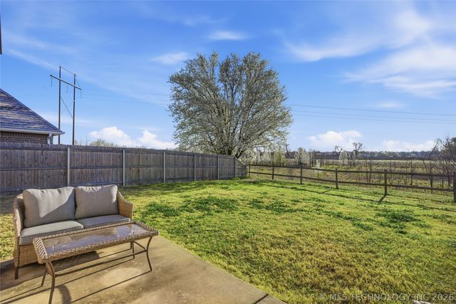 9009 N 157th East Avenue, Owasso, OK 74055