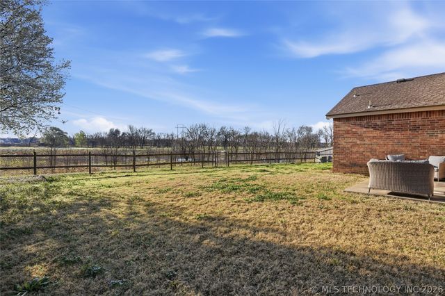 9009 N 157th East Avenue, Owasso, OK 74055