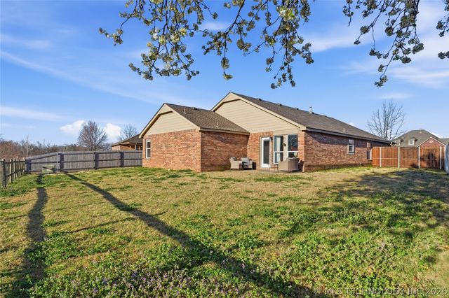 9009 N 157th East Avenue, Owasso, OK 74055