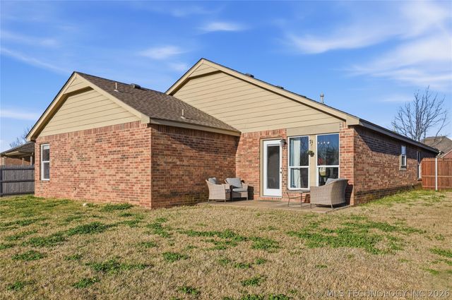 9009 N 157th East Avenue, Owasso, OK 74055