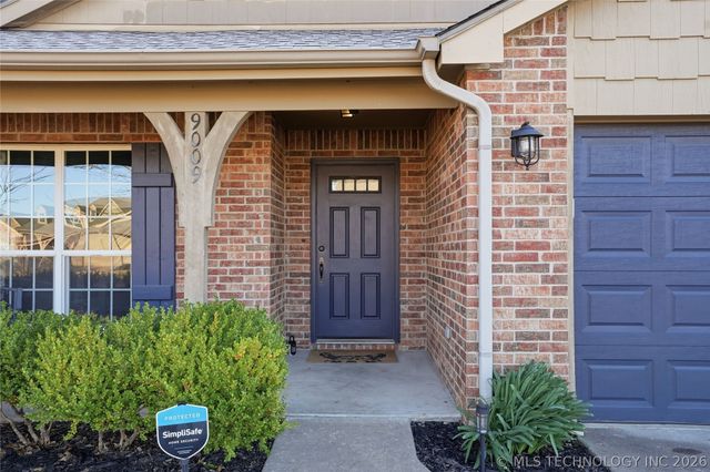 9009 N 157th East Avenue, Owasso, OK 74055