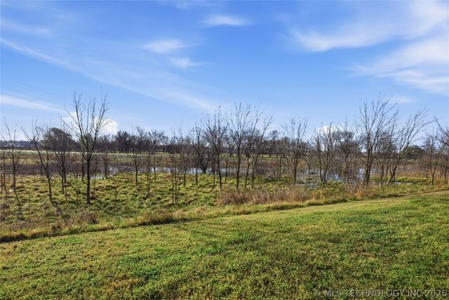 9009 N 157th East Avenue, Owasso, OK 74055