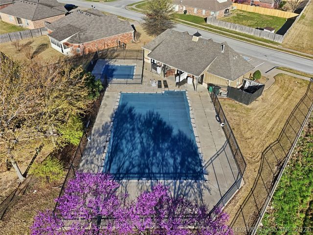9009 N 157th East Avenue, Owasso, OK 74055