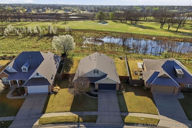 9009 N 157th East Avenue, Owasso, OK 74055