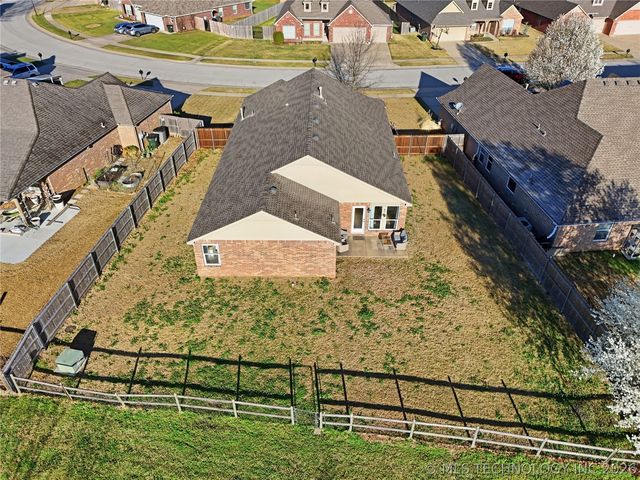 9009 N 157th East Avenue, Owasso, OK 74055