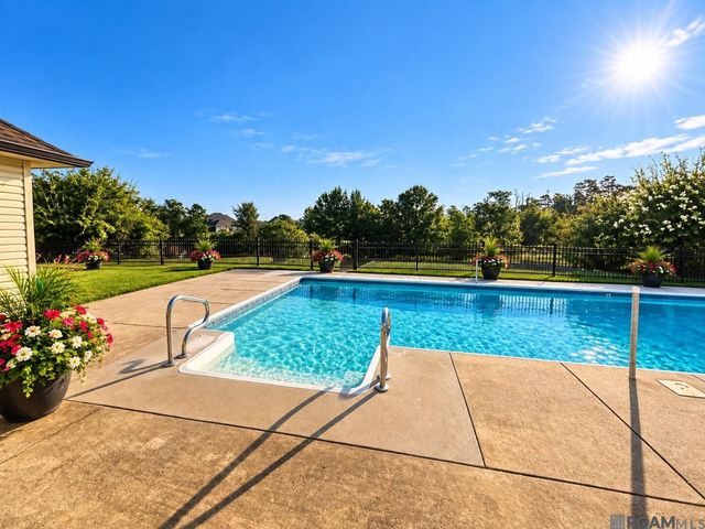 10357 Crooked Creek Ln, Denham Springs, LA 70726