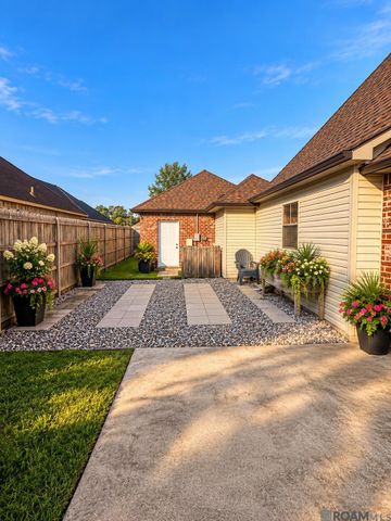 10357 Crooked Creek Ln, Denham Springs, LA 70726