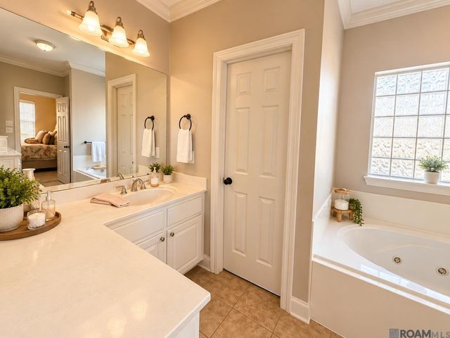 10357 Crooked Creek Ln, Denham Springs, LA 70726
