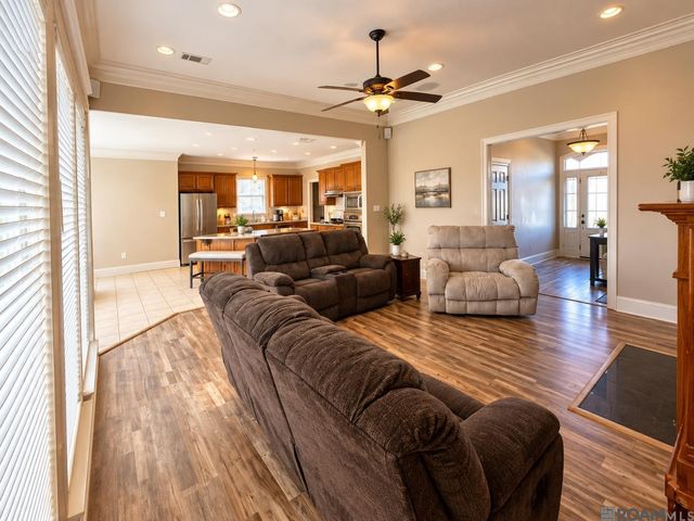 10357 Crooked Creek Ln, Denham Springs, LA 70726