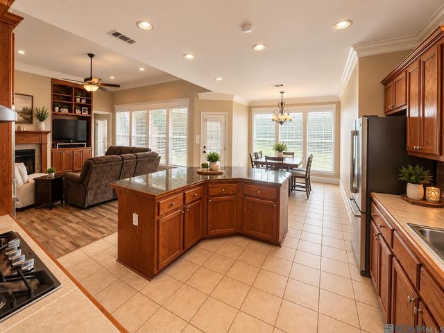 10357 Crooked Creek Ln, Denham Springs, LA 70726
