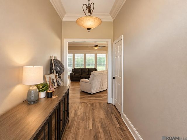 10357 Crooked Creek Ln, Denham Springs, LA 70726