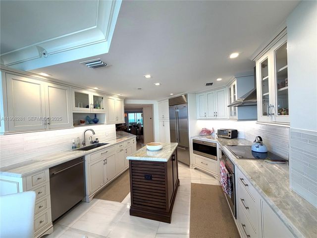 5200 N Ocean Drive 1801, Singer Island, FL 33404