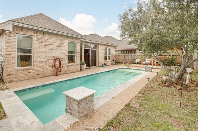 4121 Shallow Creek Loop, College Station, TX 77845