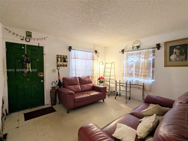 5256 W 24th Ave 5-3, Hialeah, FL 33016