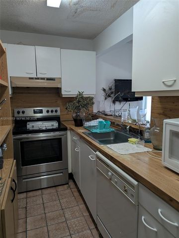 5256 W 24th Ave 5-3, Hialeah, FL 33016