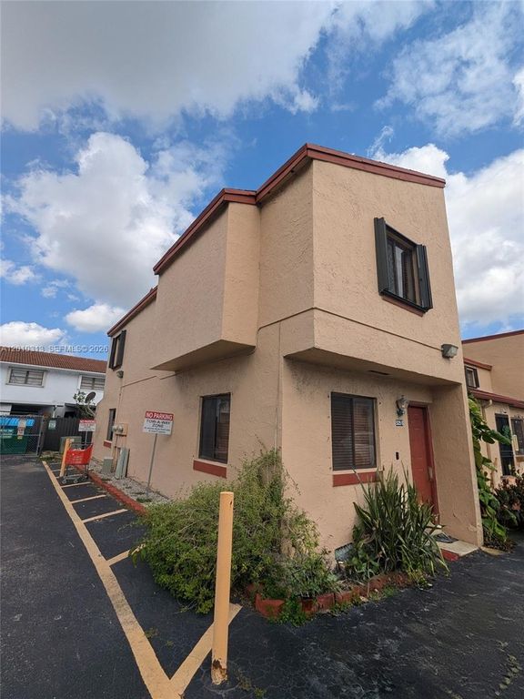 5256 W 24th Ave 5-3, Hialeah, FL 33016