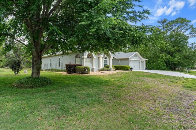 13 Matricaria Court, Homosassa, FL 34446
