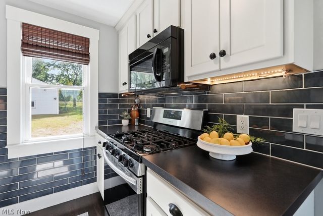 7605 Macedonia Road, Oakwood Village, OH 44146