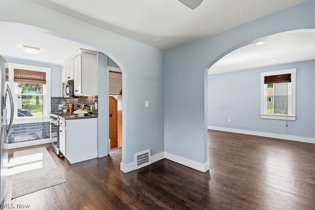 7605 Macedonia Road, Oakwood Village, OH 44146