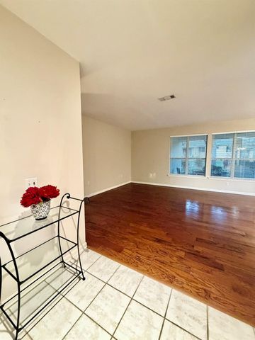 216 Whispering Wind DR, Georgetown, TX 78633