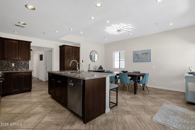 10367 E DAVENPORT Drive, Scottsdale, AZ 85260