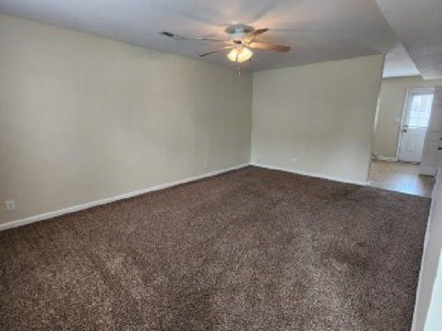 248 Executive Ave Apt 2C, Clarksville, TN 37042