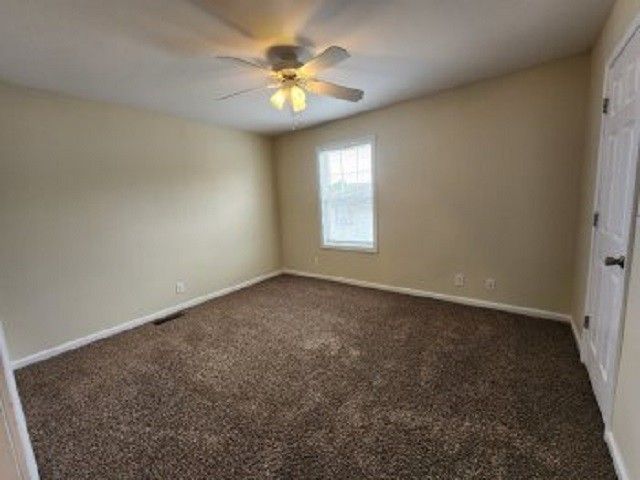 248 Executive Ave Apt 2C, Clarksville, TN 37042