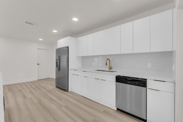 8431 NW 27th Place, Sunrise, FL 33322