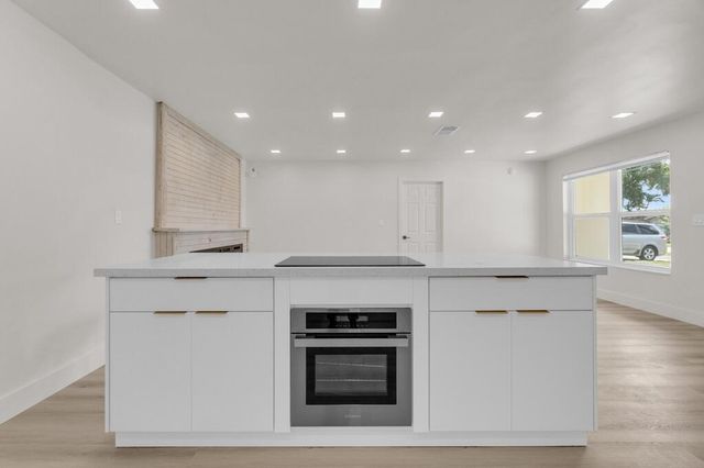 8431 NW 27th Place, Sunrise, FL 33322