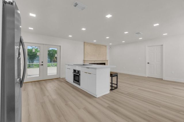 8431 NW 27th Place, Sunrise, FL 33322