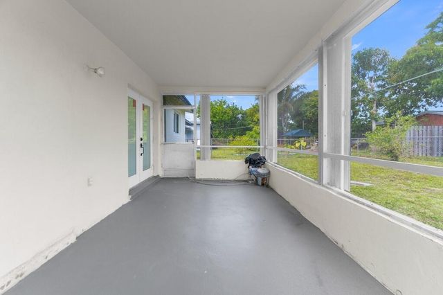 8431 NW 27th Place, Sunrise, FL 33322