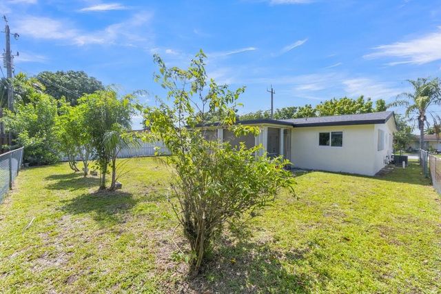 8431 NW 27th Place, Sunrise, FL 33322
