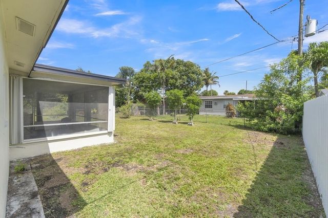 8431 NW 27th Place, Sunrise, FL 33322