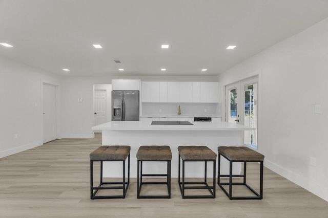 8431 NW 27th Place, Sunrise, FL 33322