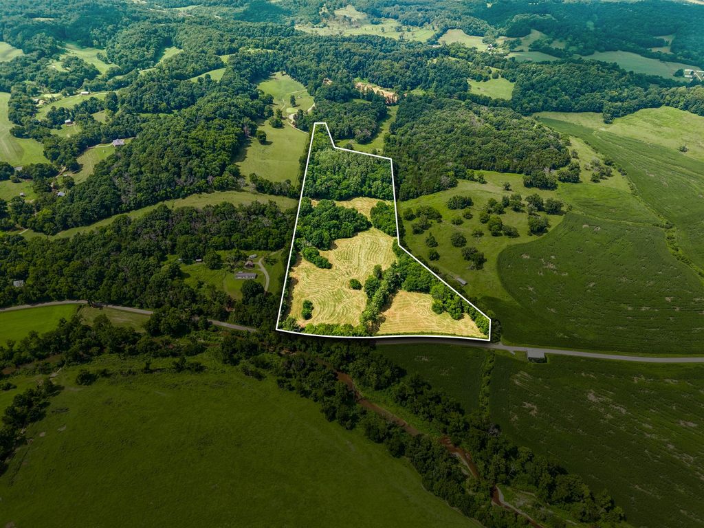 4545 Stephenson Schoolhouse Rd, Hampshire, TN 38461