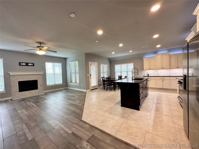 1419 W Boston Place, Broken Arrow, OK 74012