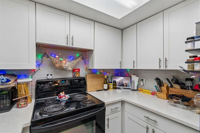 9917 LAKE DRIVE, New Port Richey, FL 34654