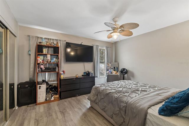 9917 LAKE DRIVE, New Port Richey, FL 34654