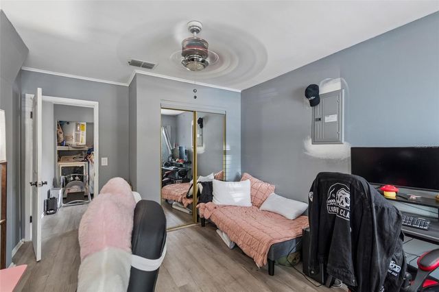 9917 LAKE DRIVE, New Port Richey, FL 34654