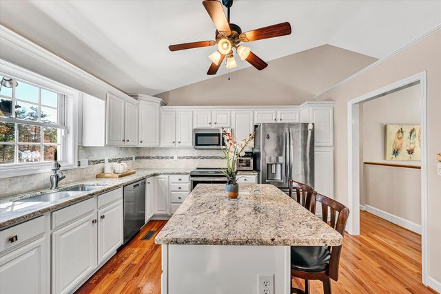 1204 Jewel TRL, Moneta, VA 24121