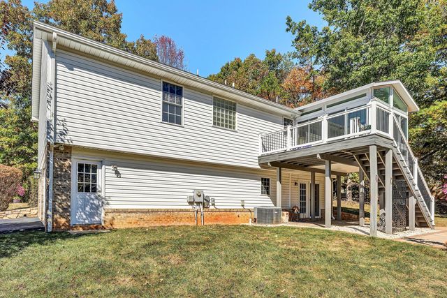 1204 Jewel TRL, Moneta, VA 24121