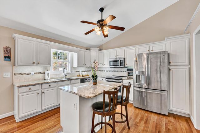 1204 Jewel TRL, Moneta, VA 24121