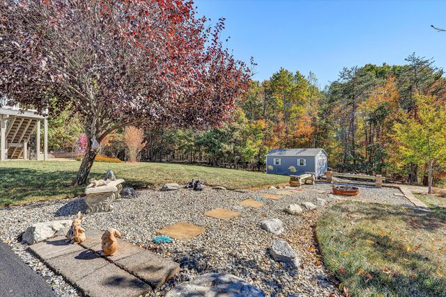 1204 Jewel TRL, Moneta, VA 24121