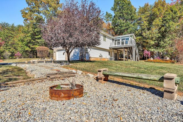 1204 Jewel TRL, Moneta, VA 24121
