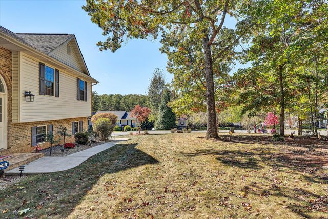 1204 Jewel TRL, Moneta, VA 24121