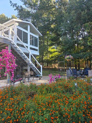 1204 Jewel TRL, Moneta, VA 24121