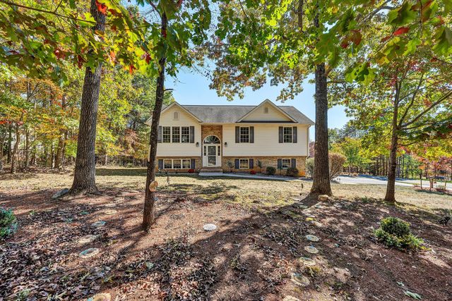 1204 Jewel TRL, Moneta, VA 24121