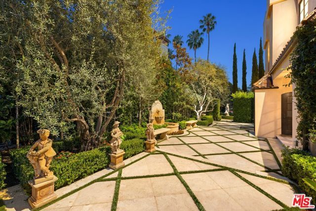 9541 Sunset Boulevard, Beverly Hills, CA 90210